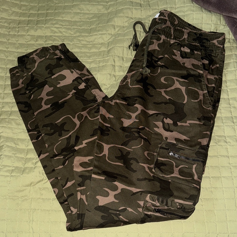 Fashion Nova Green Camouflage Cargo Pants